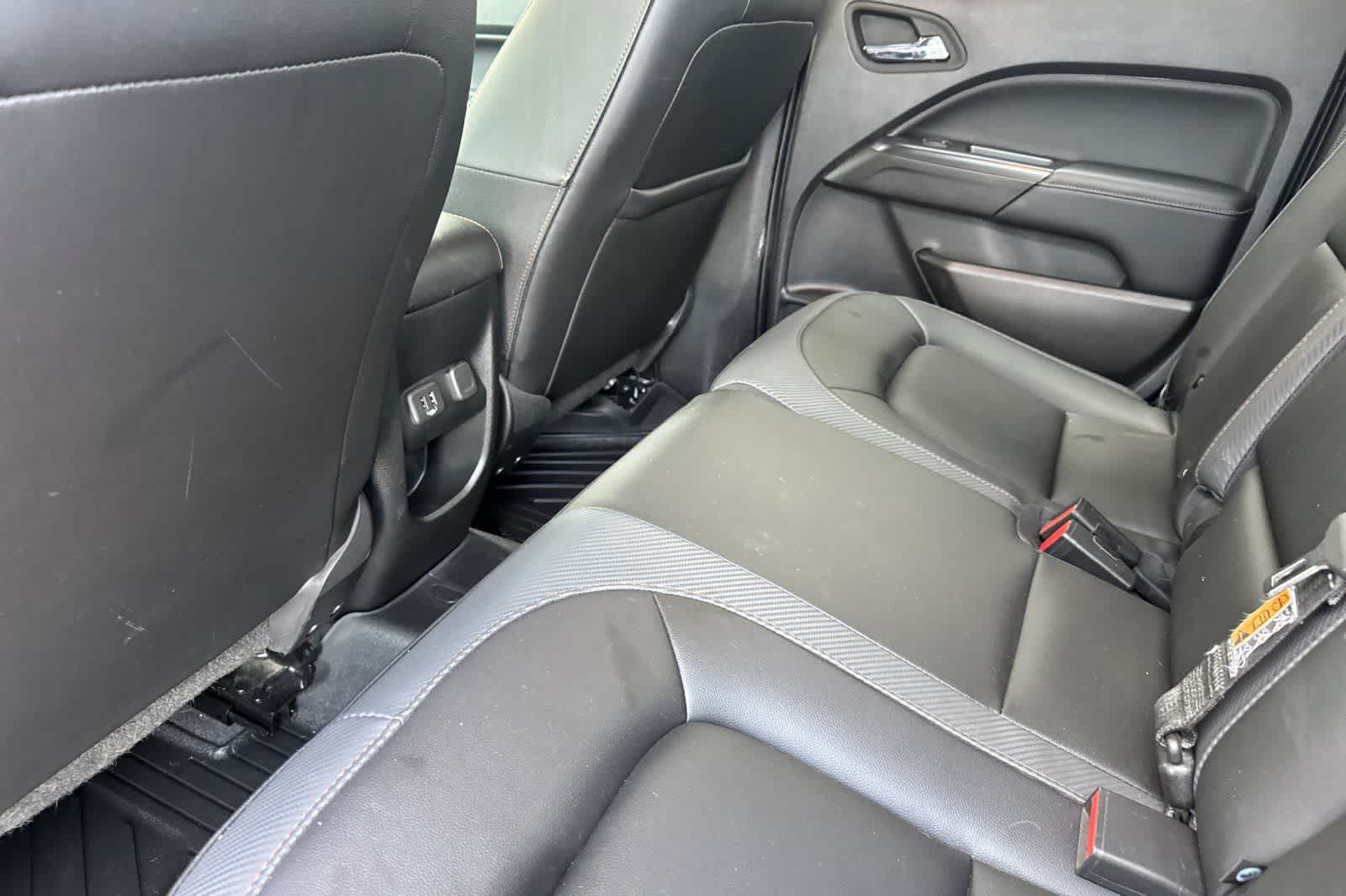 2022 GMC Canyon 4WD AT4 w/Leather