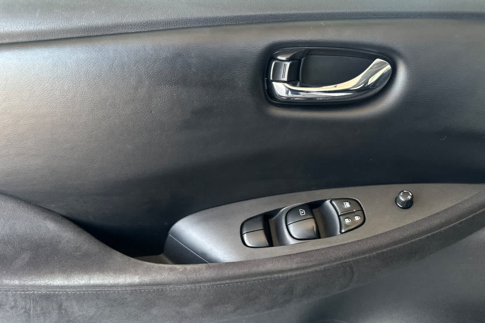 2015 Nissan LEAF S