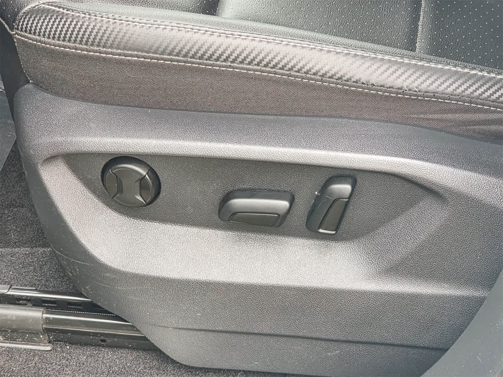 2023 Volkswagen Atlas Cross Sport 2.0T SE w/Technology