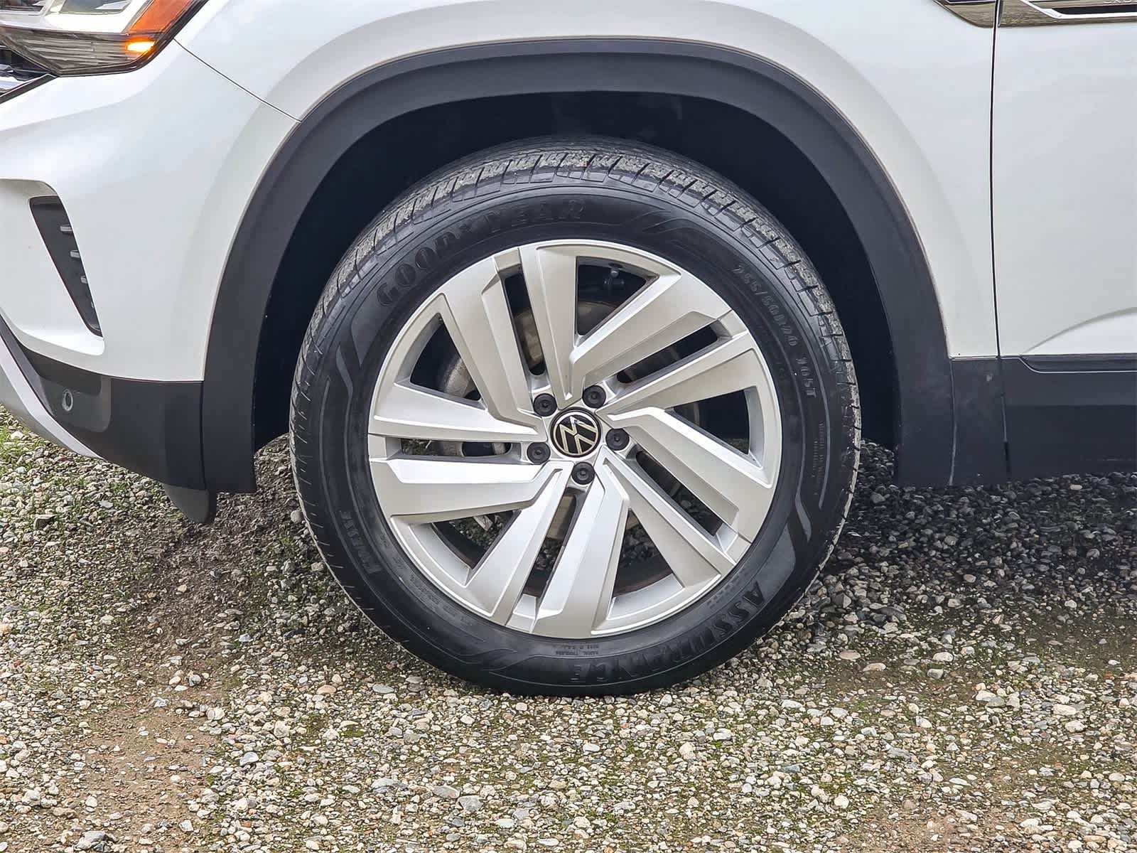 2023 Volkswagen Atlas Cross Sport 2.0T SE w/Technology