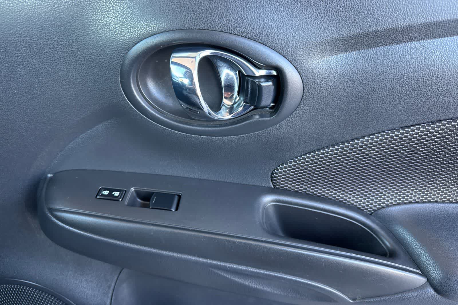 2017 Nissan Versa Sedan SV