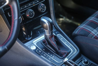 2018 Volkswagen Golf GTI SE