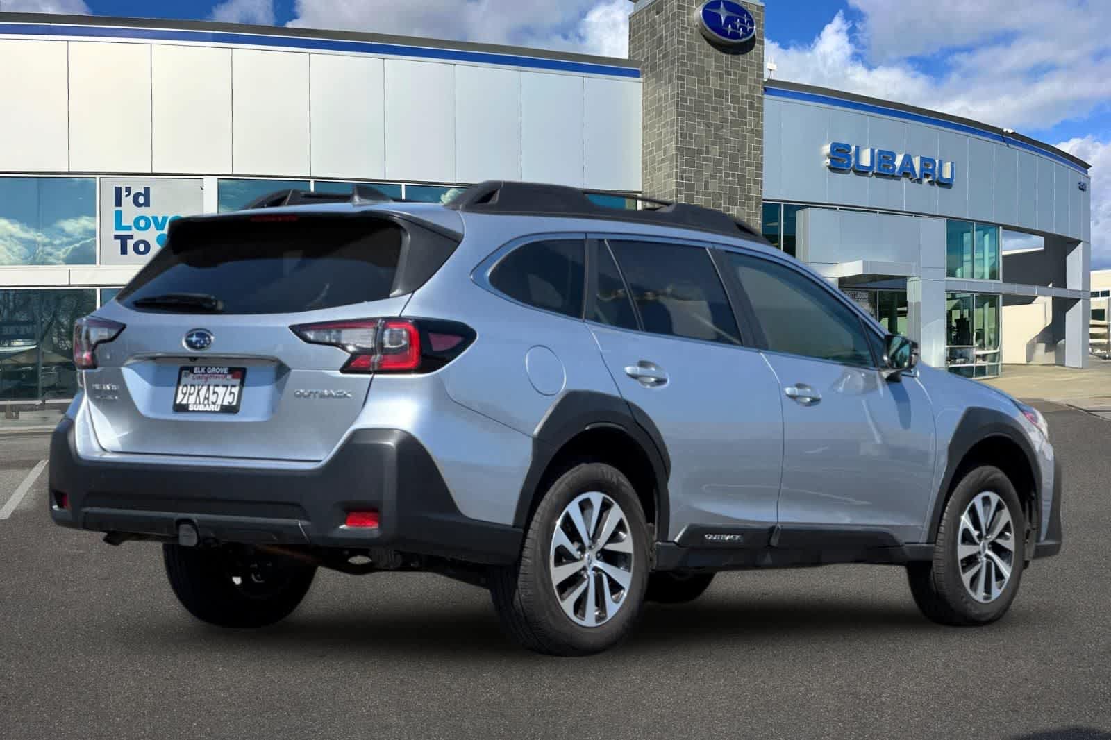 2025 Subaru Outback Premium