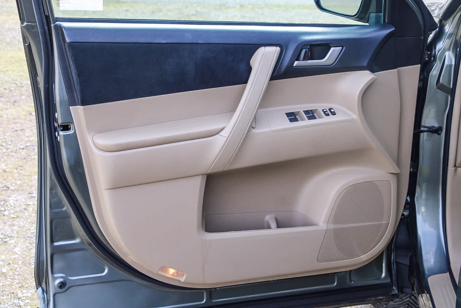 2012 Toyota Highlander Base