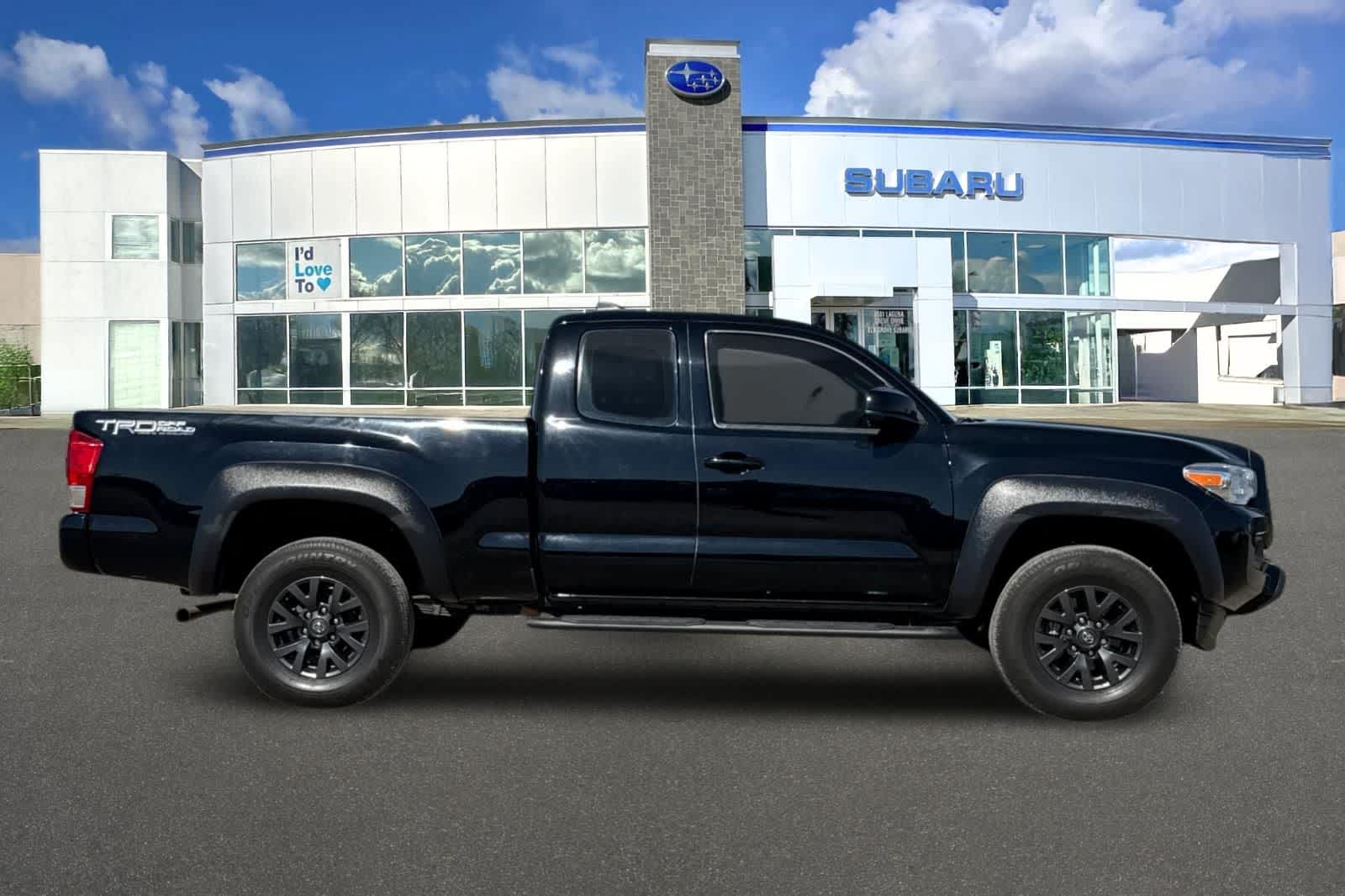 2017 Toyota Tacoma SR