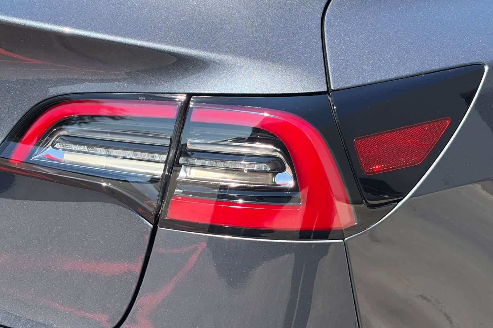 2023 Tesla Model 3 RWD