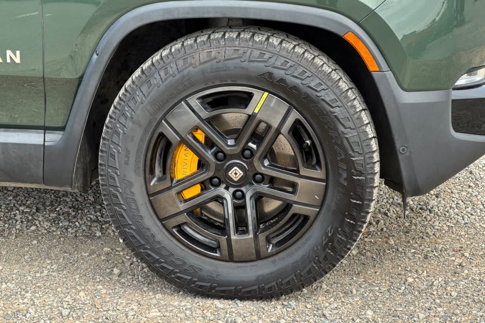 2023 Rivian R1S Adventure