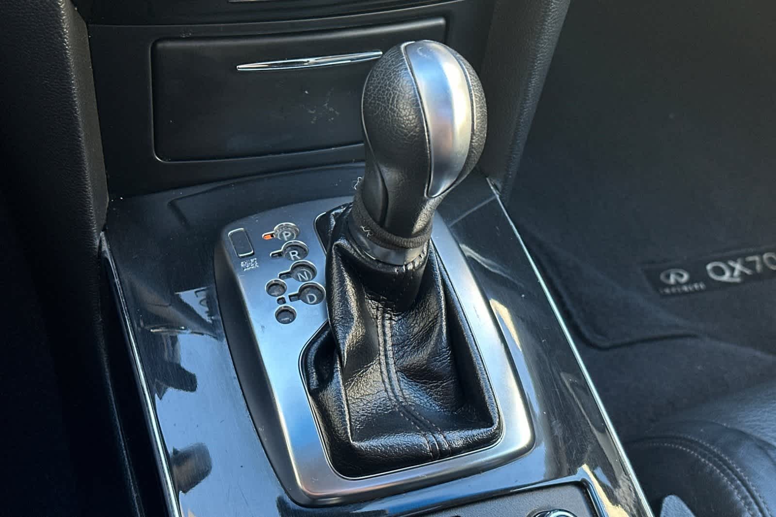 2017 INFINITI QX70 AWD