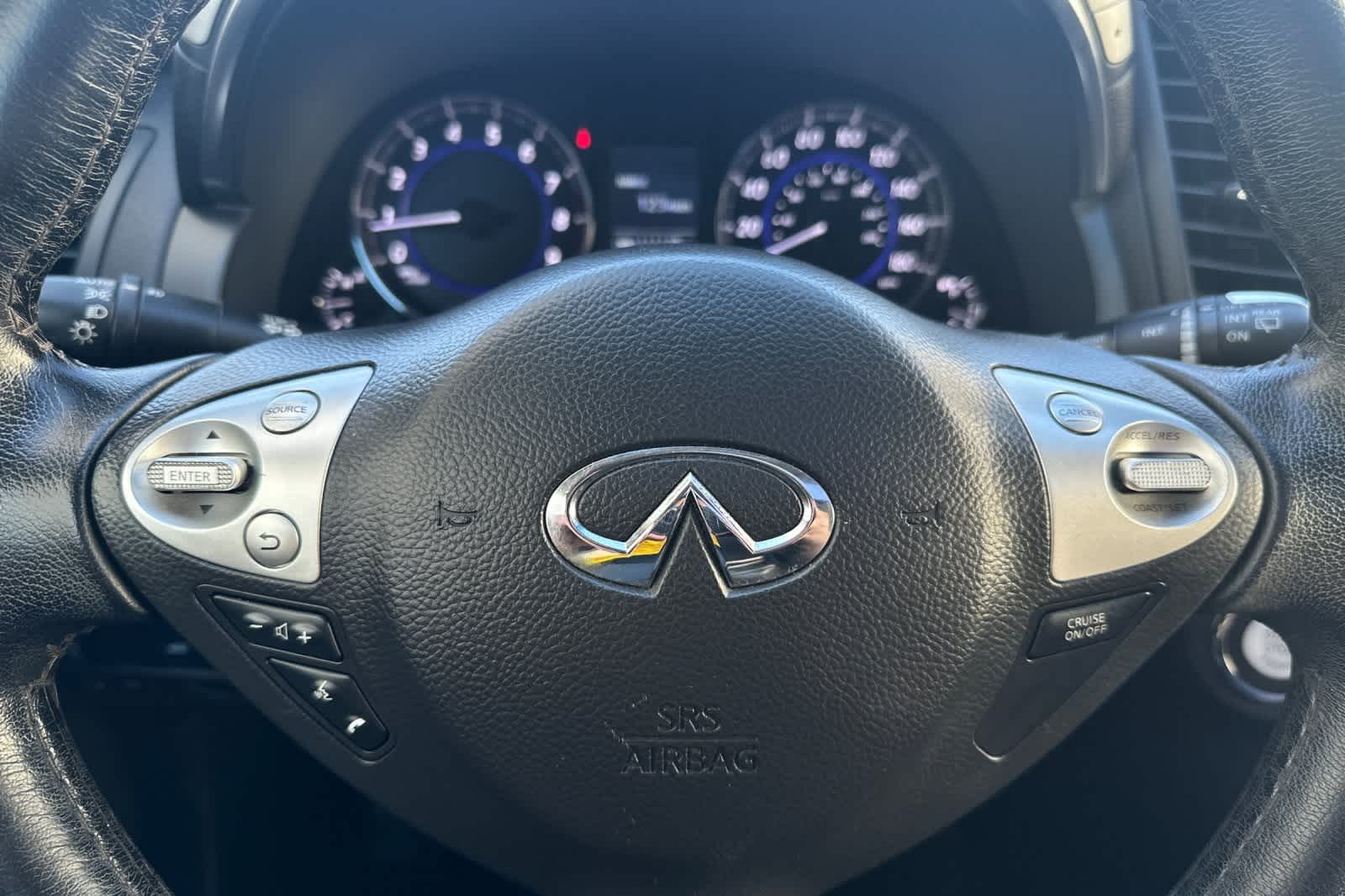 2017 INFINITI QX70 AWD