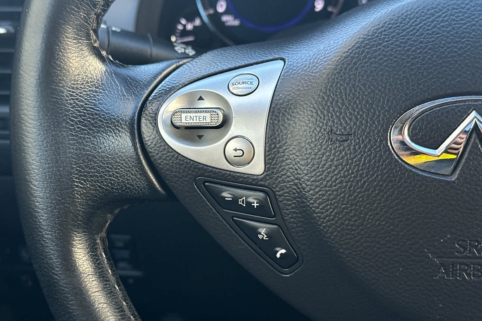 2017 INFINITI QX70 AWD