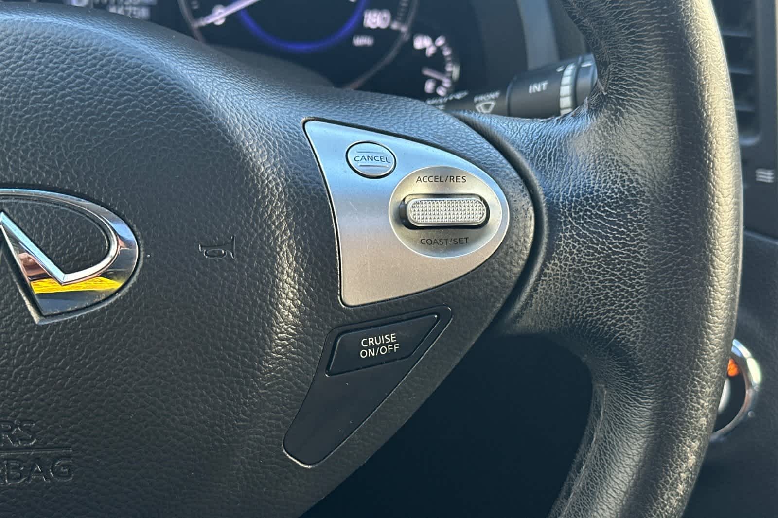 2017 INFINITI QX70 AWD