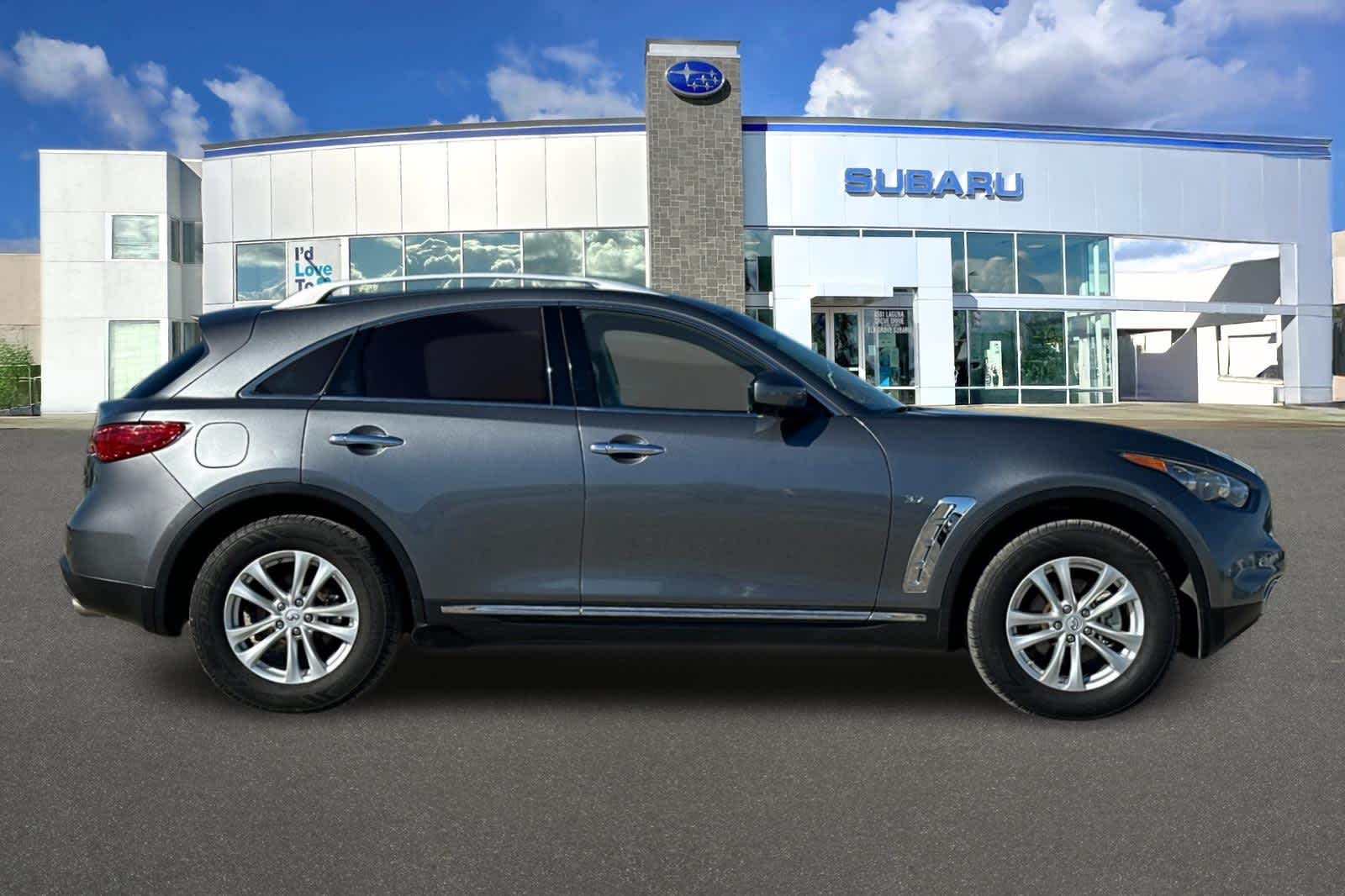 2017 INFINITI QX70 AWD