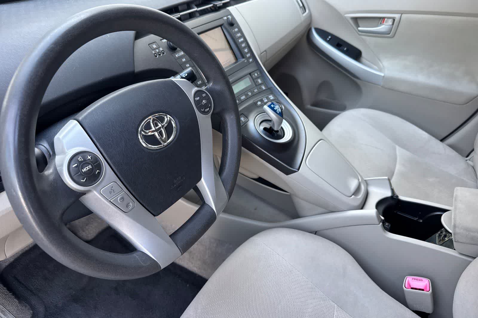 2010 Toyota Prius III