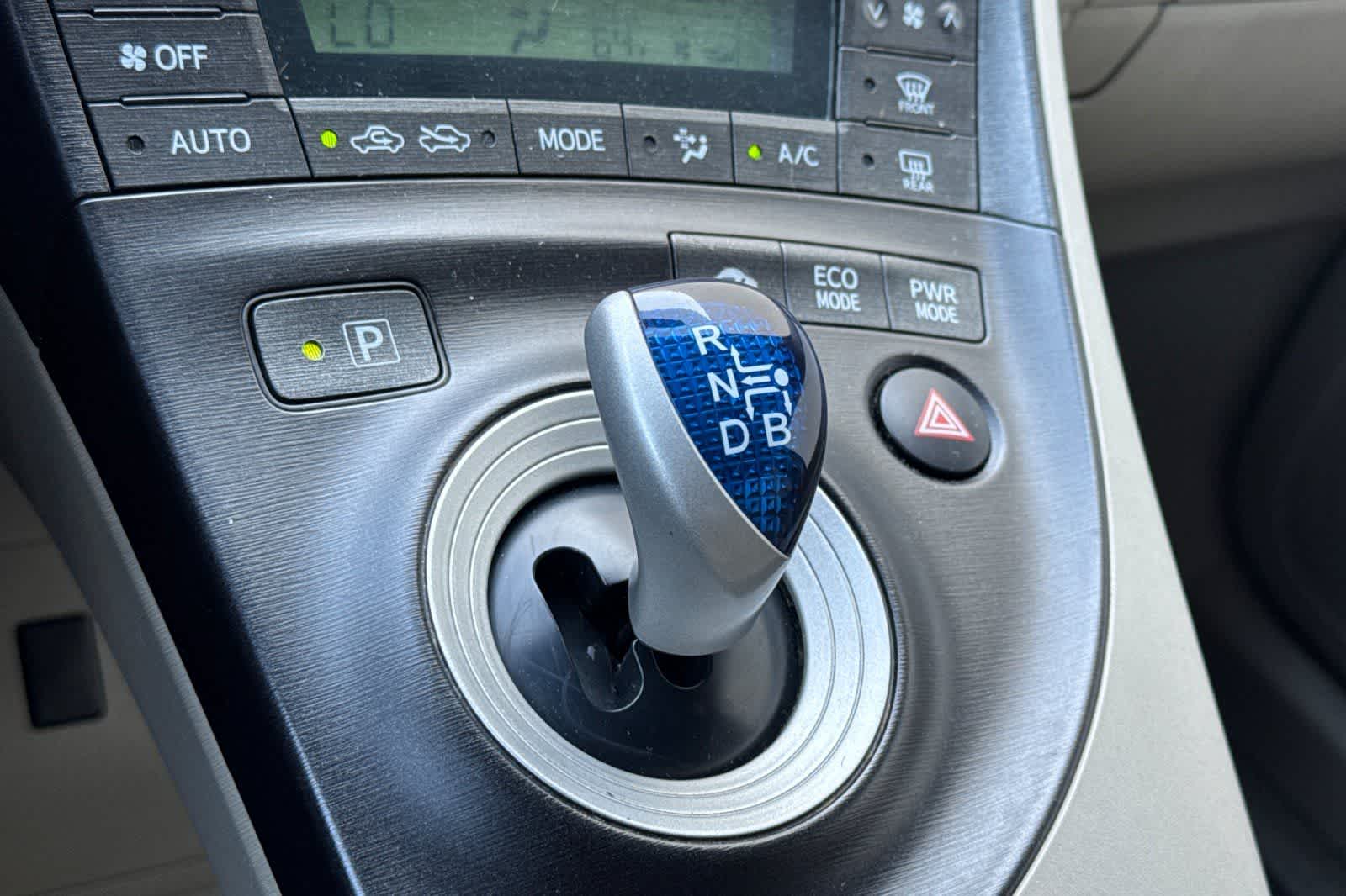 2010 Toyota Prius III