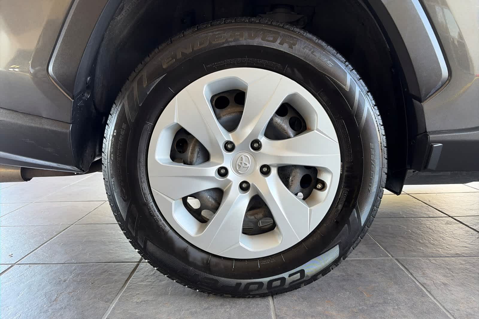 2019 Toyota RAV4 LE