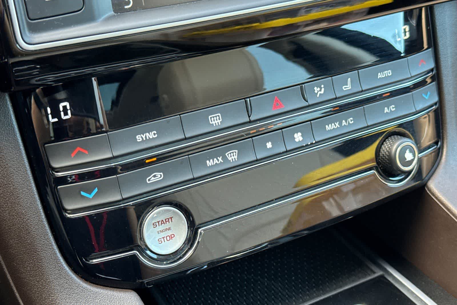 2017 Jaguar F-PACE 35t Prestige