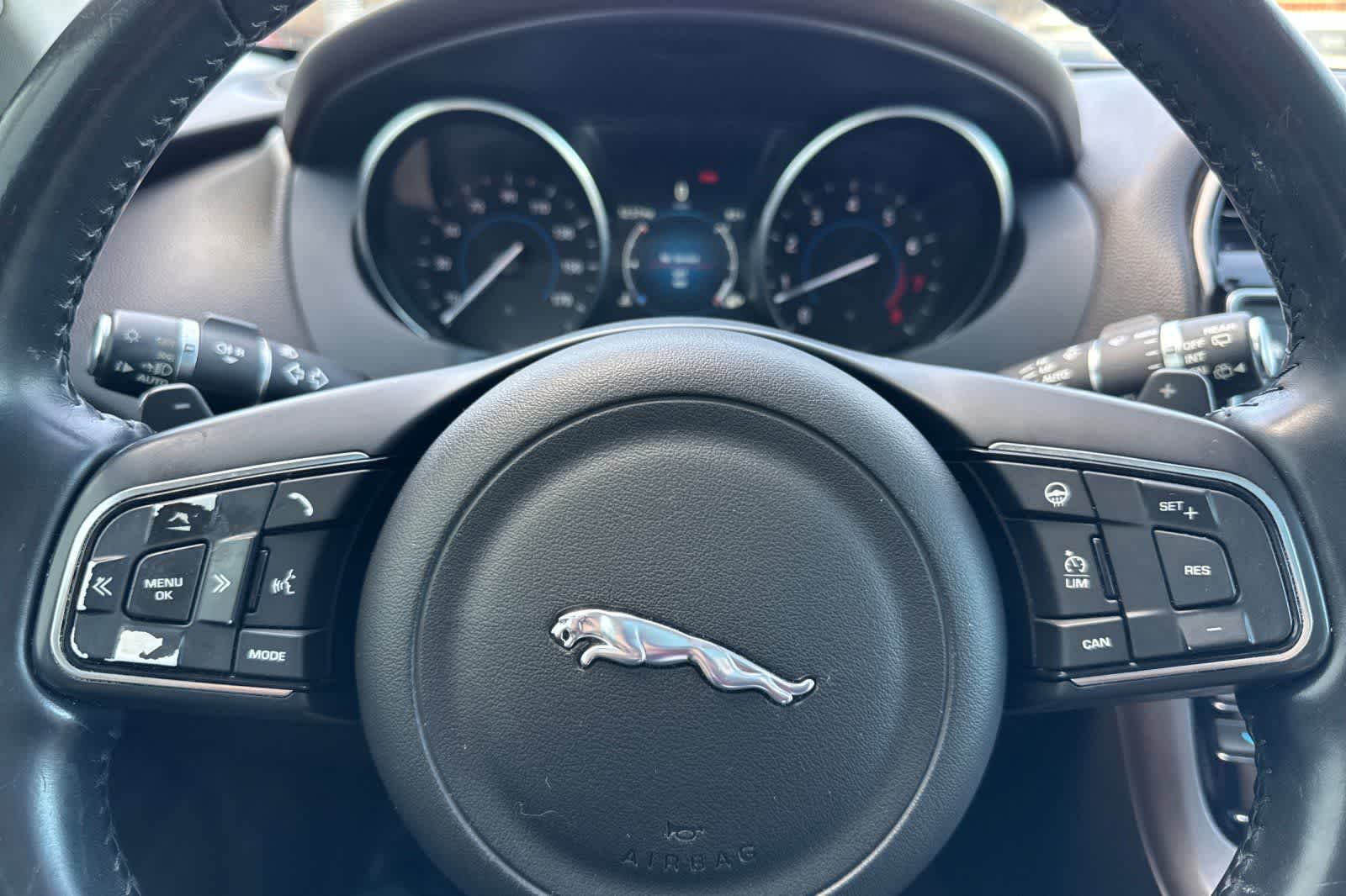 2017 Jaguar F-PACE 35t Prestige