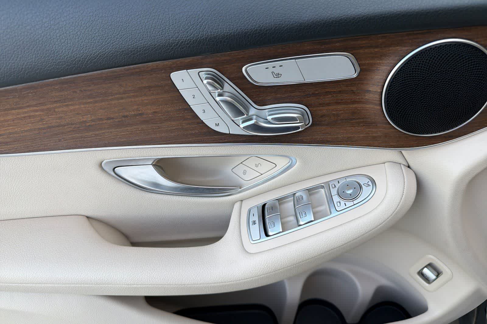 2021 Mercedes-Benz GLC 300 GLC 300