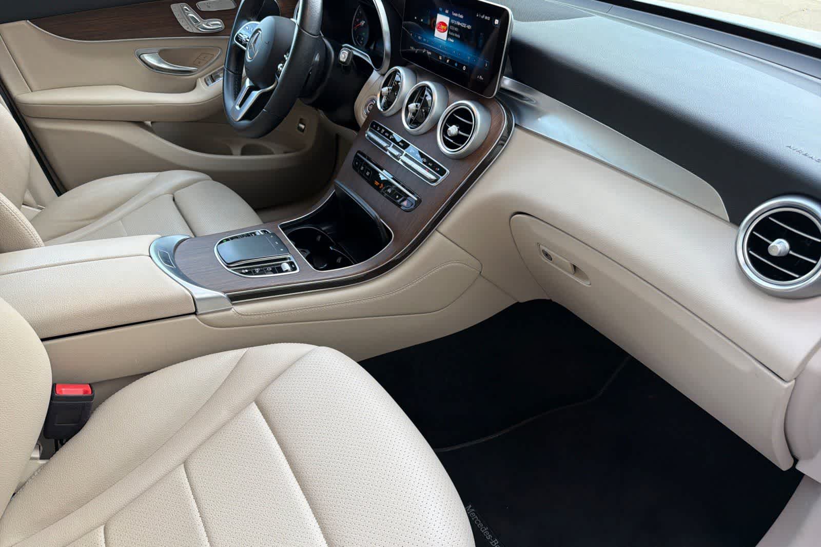2021 Mercedes-Benz GLC 300 GLC 300