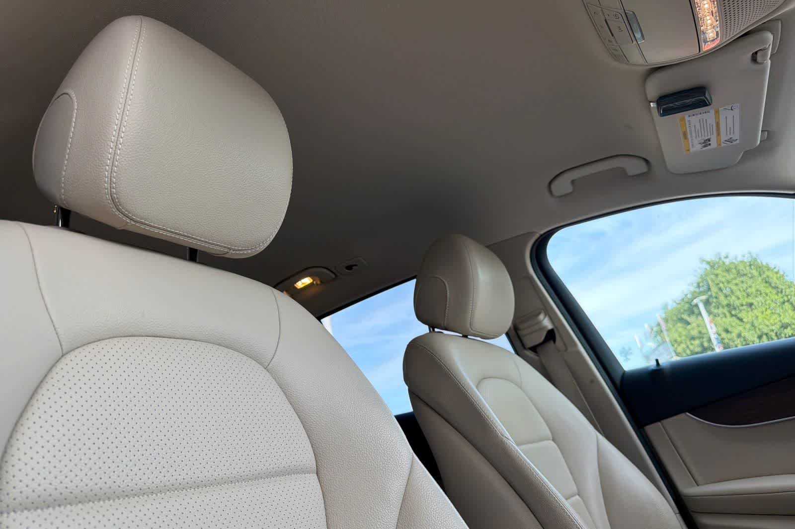 2021 Mercedes-Benz GLC 300 GLC 300