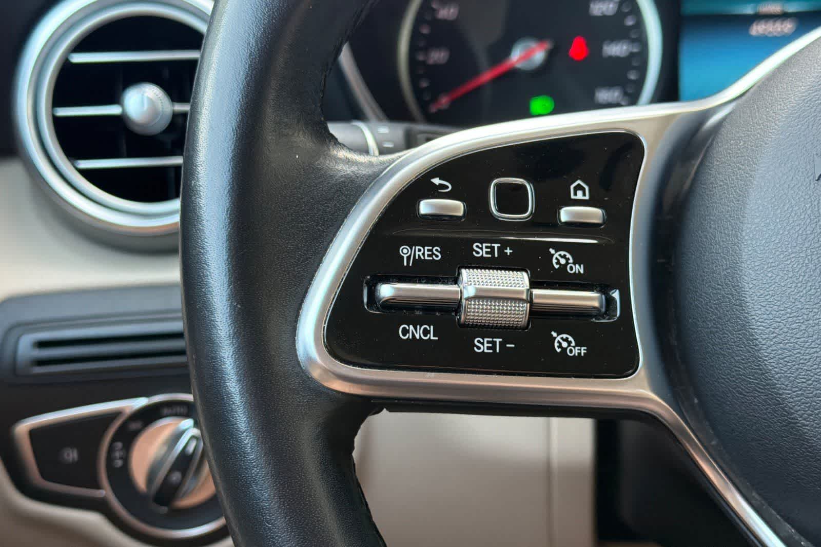 2021 Mercedes-Benz GLC 300 GLC 300