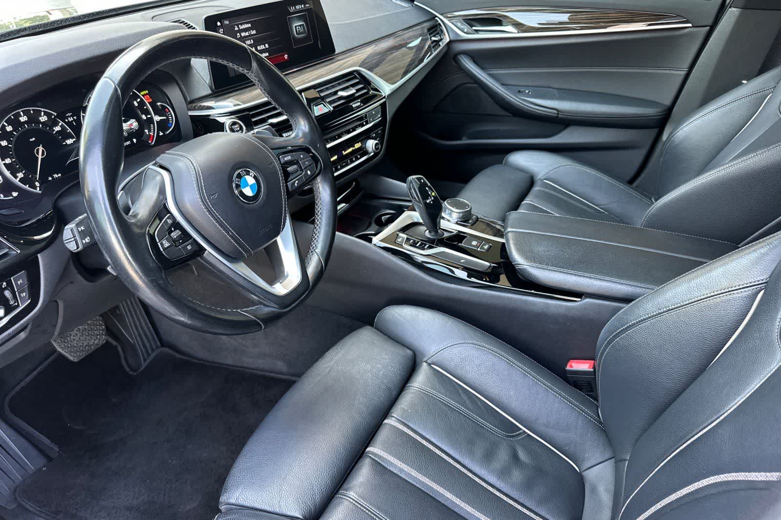 2017 BMW 540i 540i