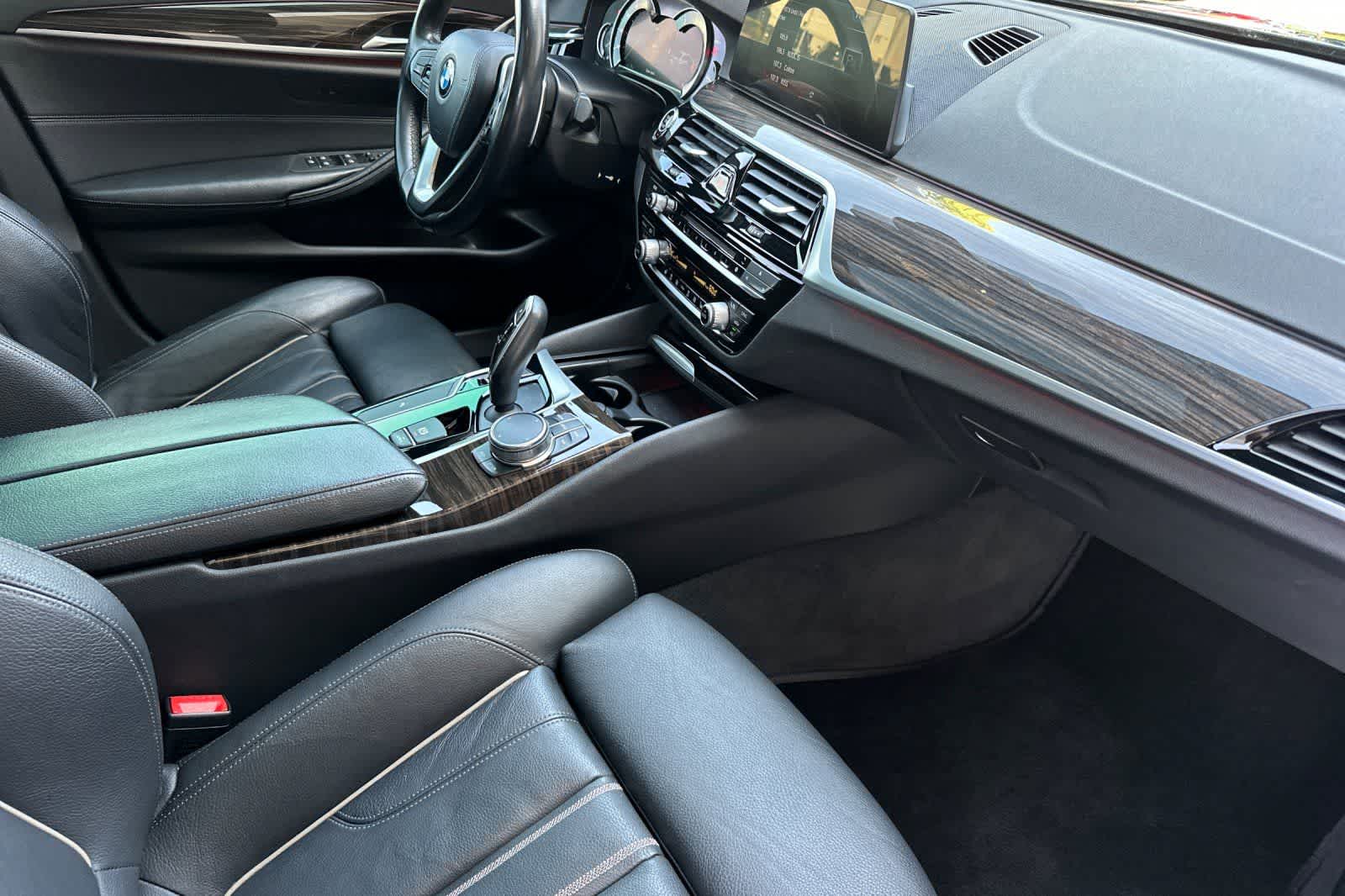 2017 BMW 540i 540i