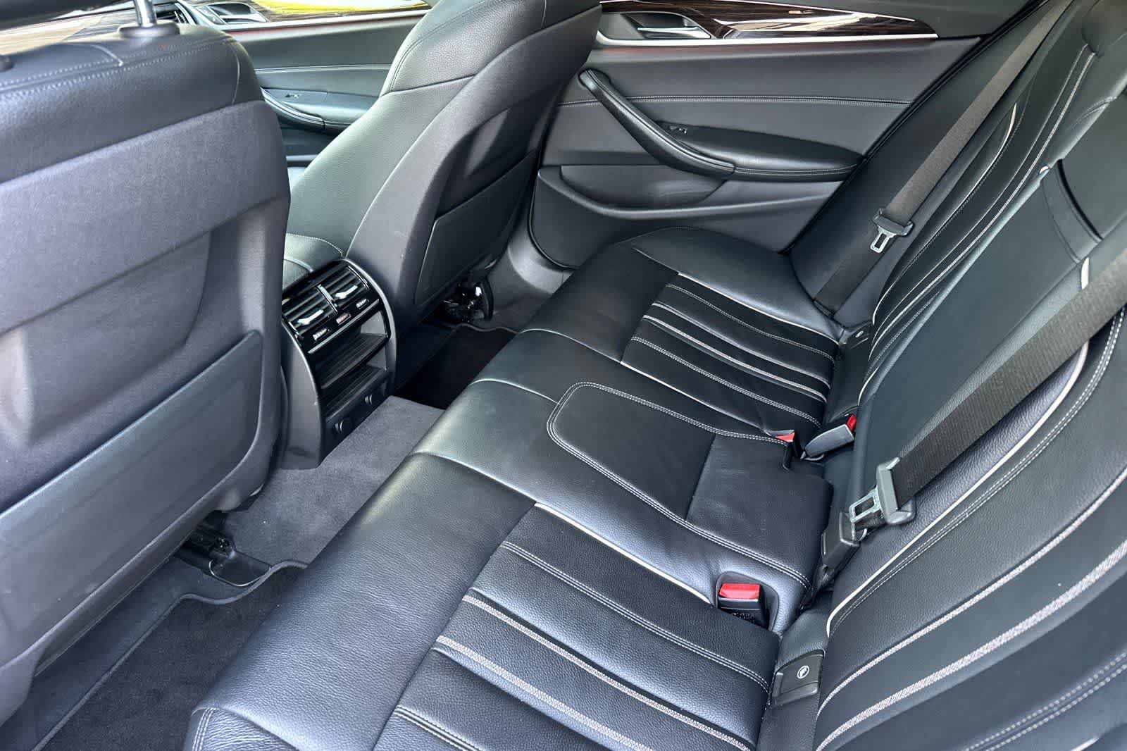 2017 BMW 540i 540i
