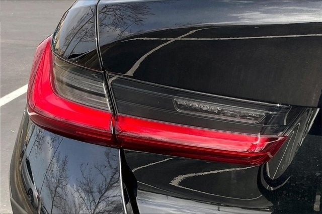 2025 BMW 3 Series 330i