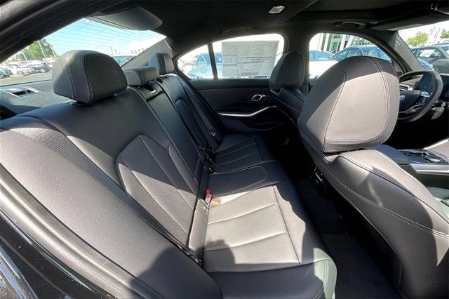 2025 BMW 3 Series 330i xDrive