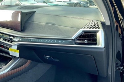 2025 BMW X7 xDrive40i