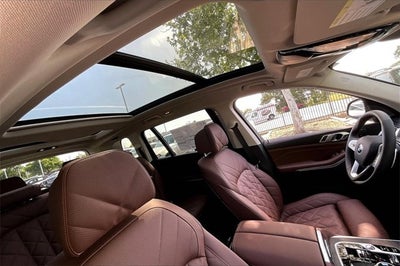 2025 BMW X7 xDrive40i