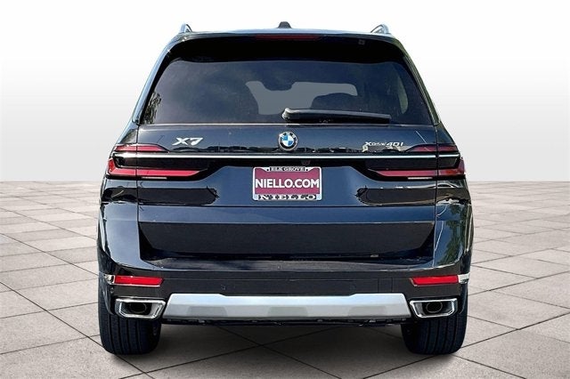 2025 BMW X7 xDrive40i
