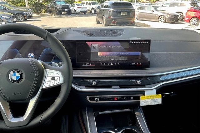 2025 BMW X7 xDrive40i