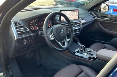 2025 BMW X4 xDrive30i
