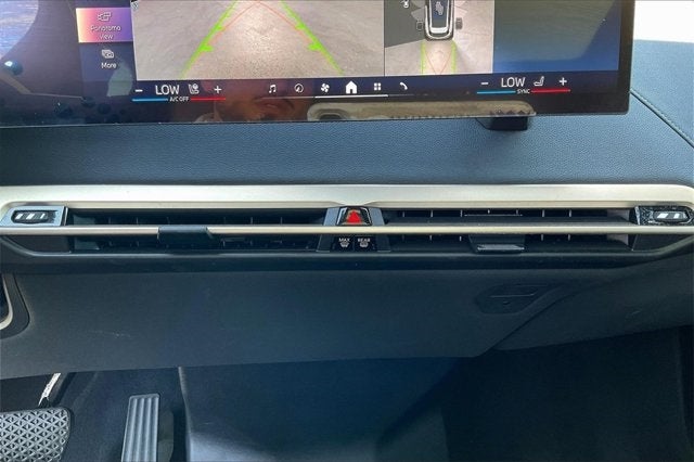 2025 BMW iX xDrive50