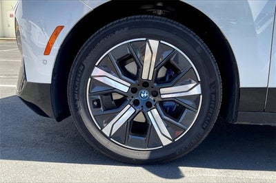 2025 BMW iX xDrive50
