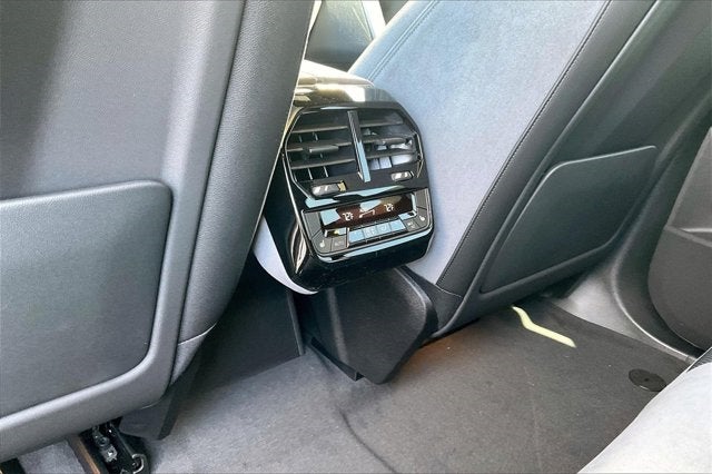 2026 BMW iX xDrive60