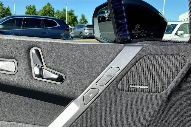 2026 BMW iX xDrive60