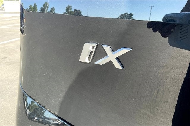 2026 BMW iX xDrive60