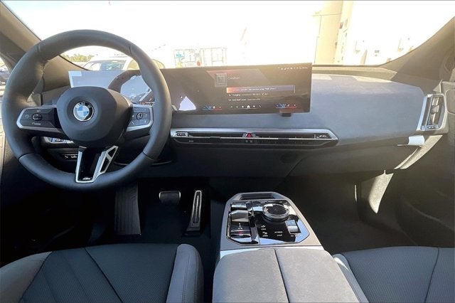 2026 BMW iX xDrive60