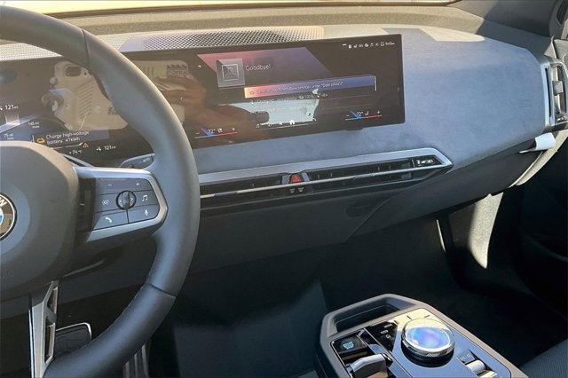 2026 BMW iX xDrive60