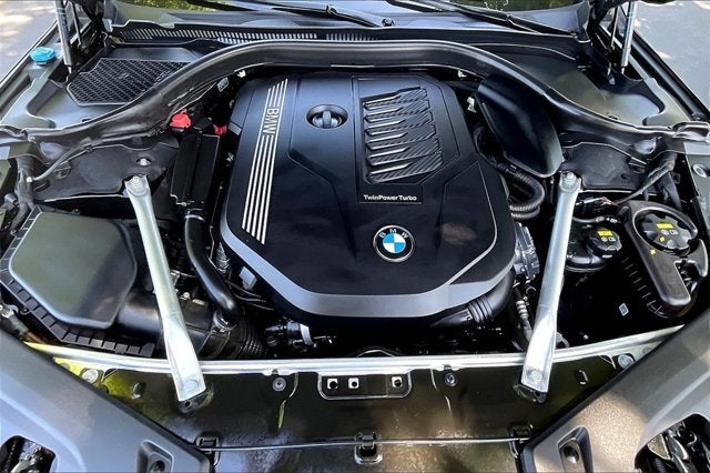 2022 BMW 8 Series 840i