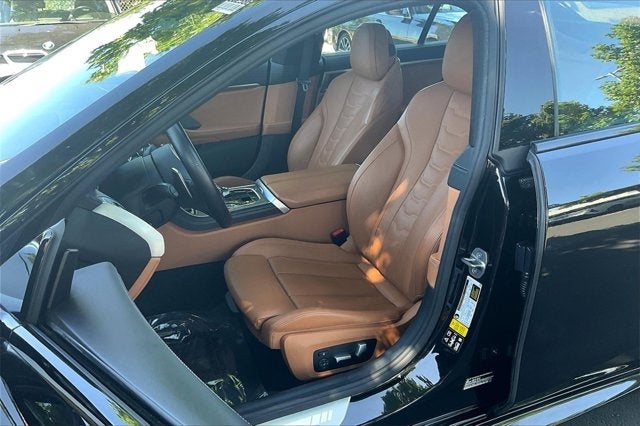 2022 BMW 8 Series 840i