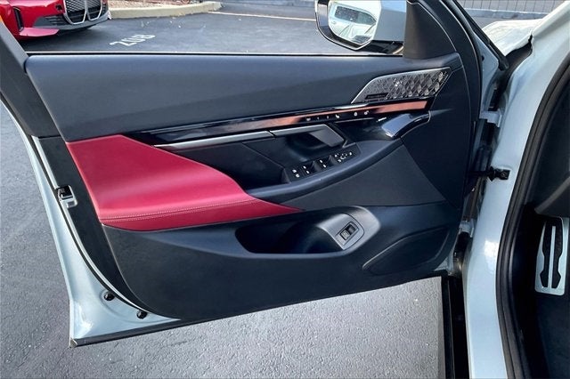 2025 BMW i5 xDrive40