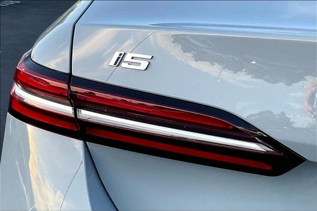 2025 BMW i5 xDrive40