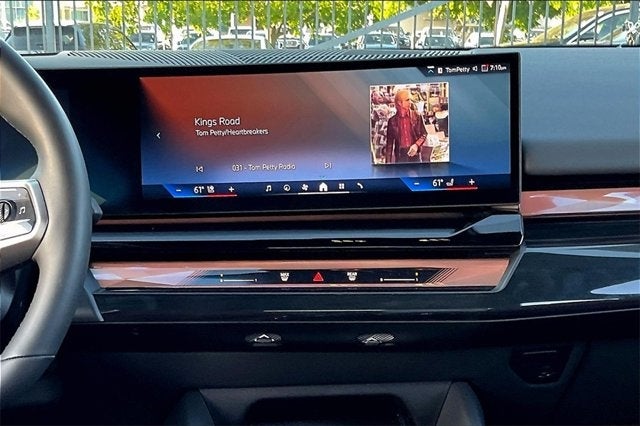 2025 BMW i5 xDrive40