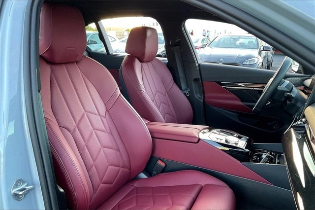 2025 BMW i5 xDrive40