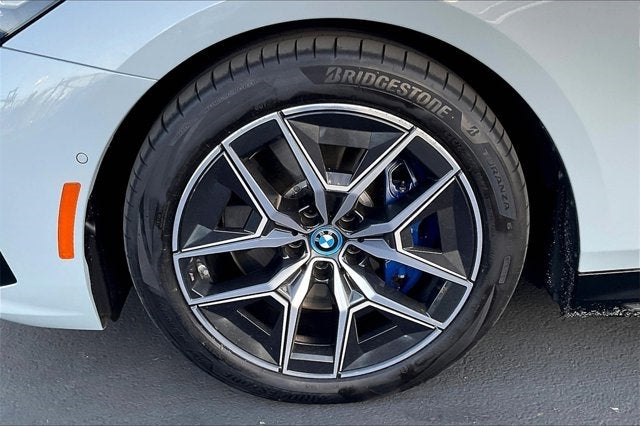 2025 BMW i5 xDrive40