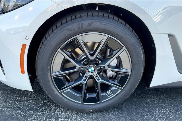 2025 BMW i4 eDrive40